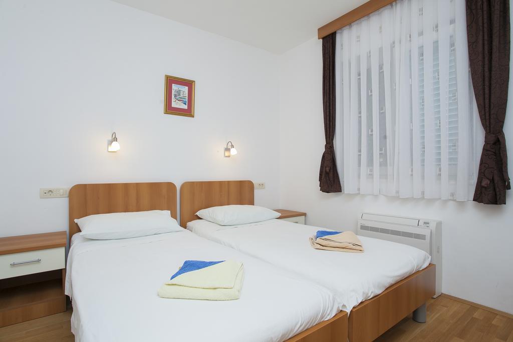 Apartments Villa Maris Lumbarda Habitación foto