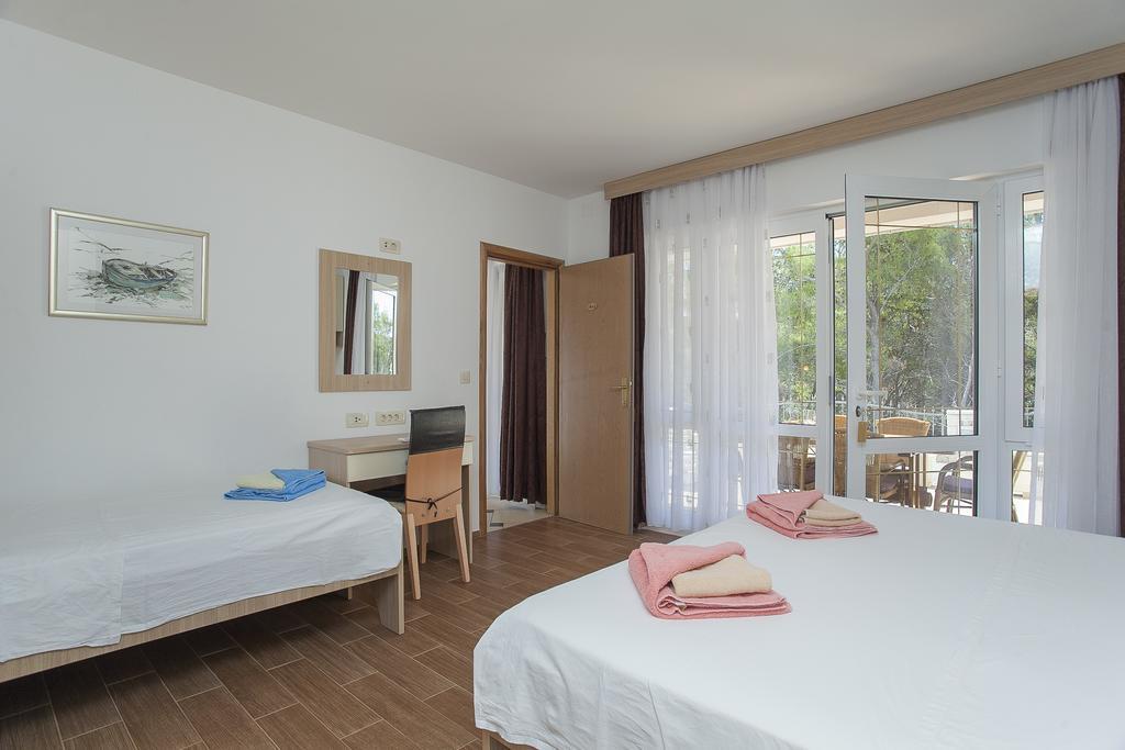 Apartments Villa Maris Lumbarda Habitación foto