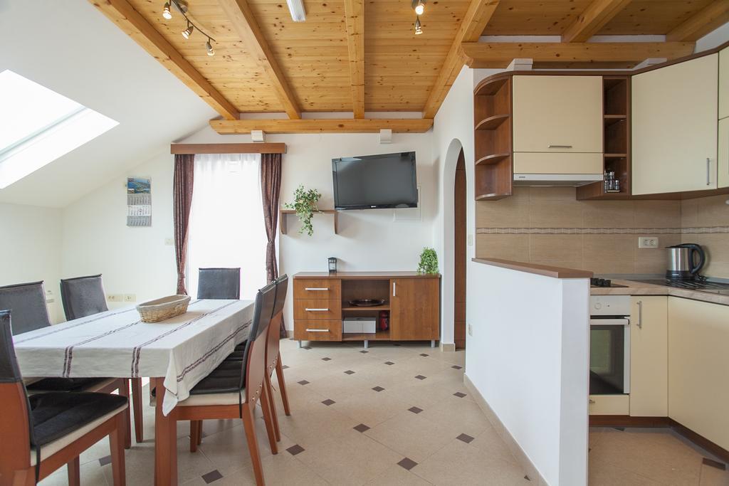 Apartments Villa Maris Lumbarda Habitación foto